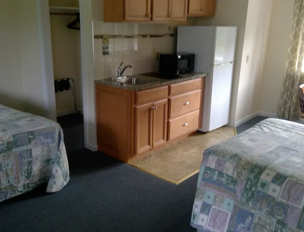 Village Green Motel hotel detail image 3