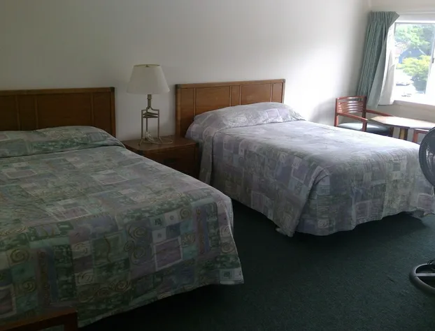 Village Green Motel hotel detail image 4