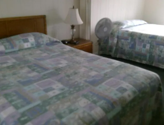 Village Green Motel hotel detail image 3