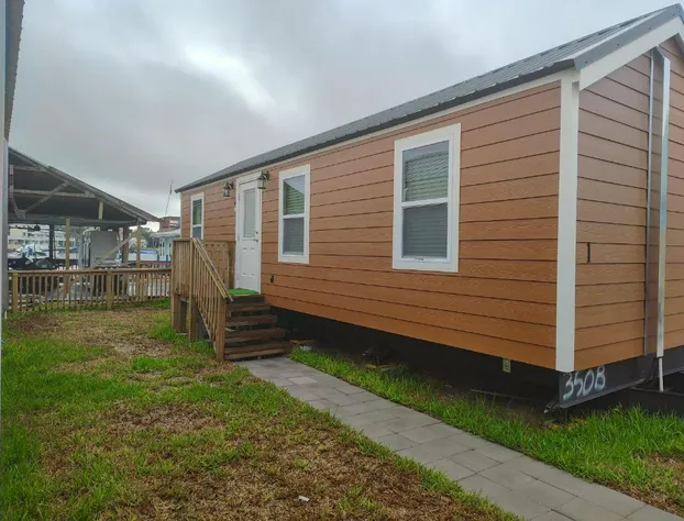 Good Times Motel and Marina hotel detail image 1