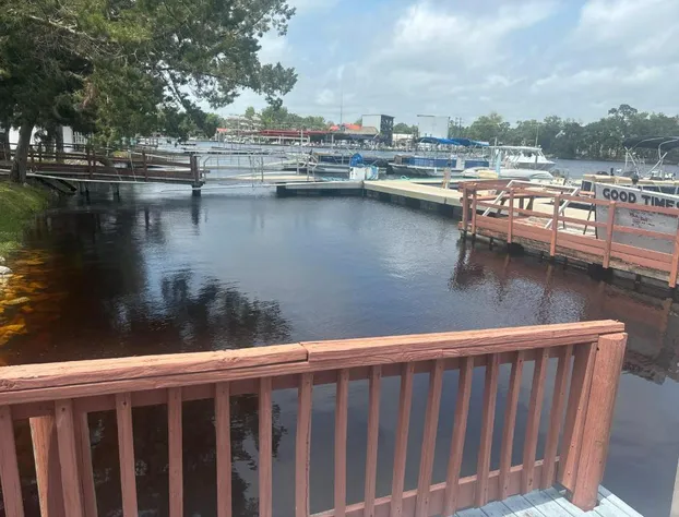 Good Times Motel and Marina hotel detail image 3