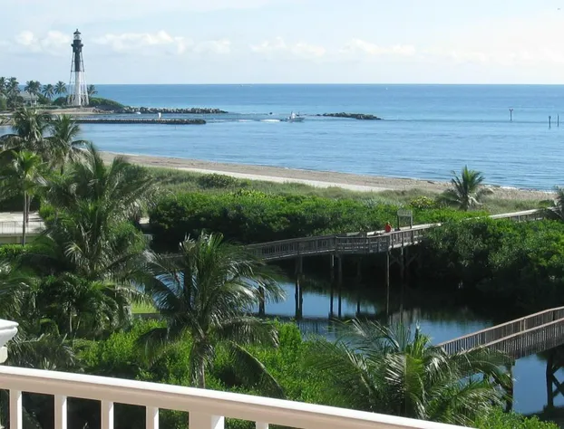 Canada House Pompano Beach hotel detail image 2