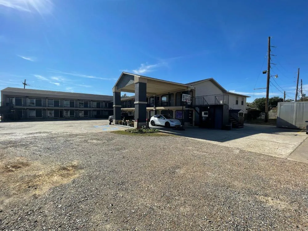 Best Budget Inn hotel hero