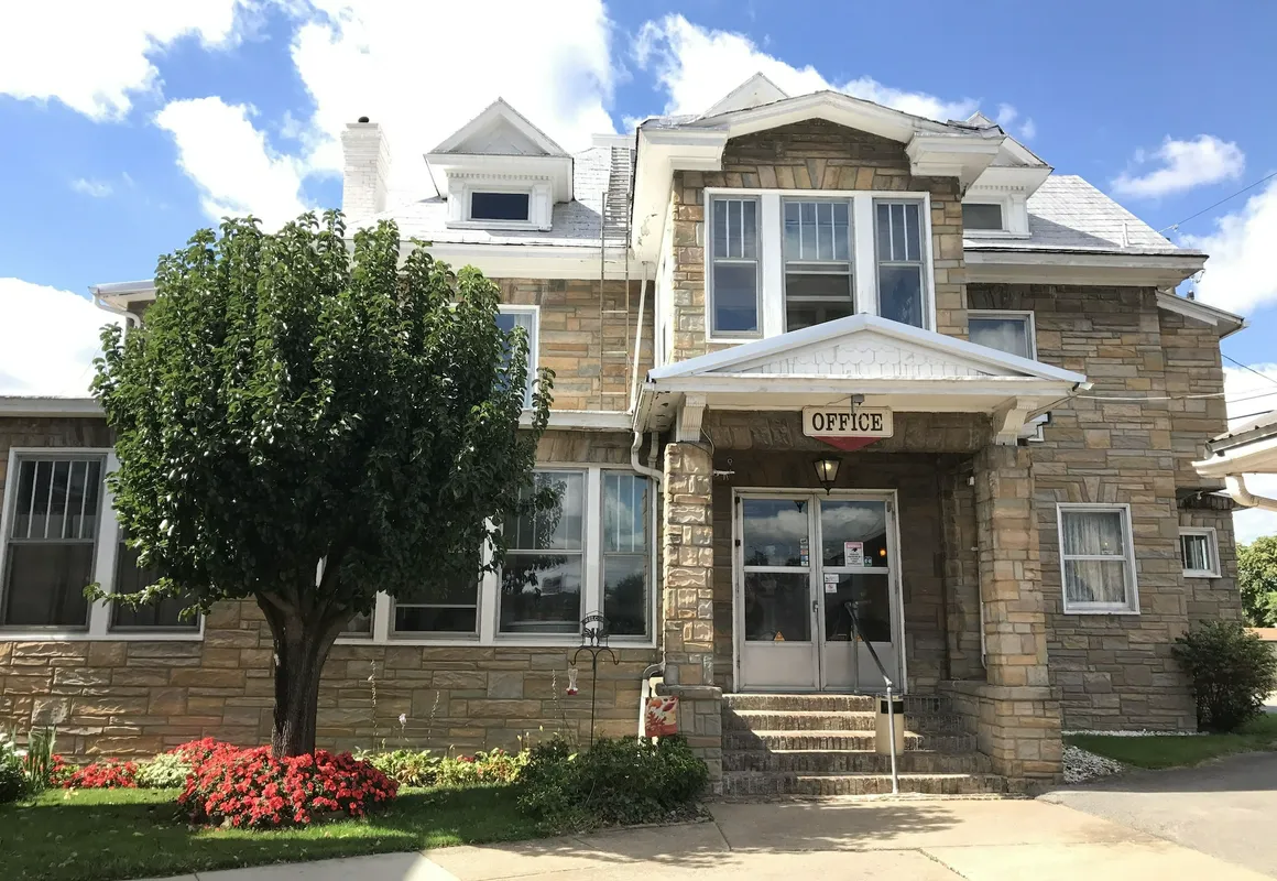 Colonial Hotel-Motel hotel hero