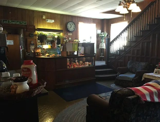 Colonial Hotel-Motel hotel detail image 3