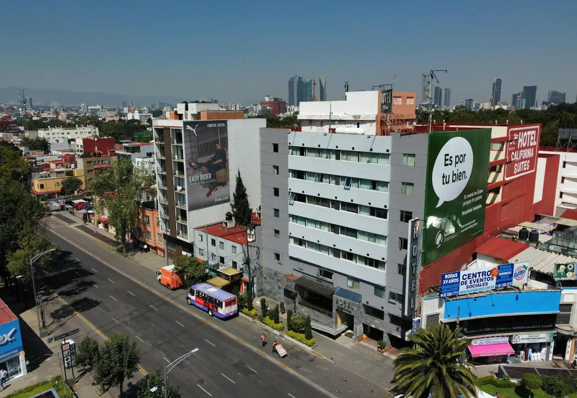 Hotel California hotel hero