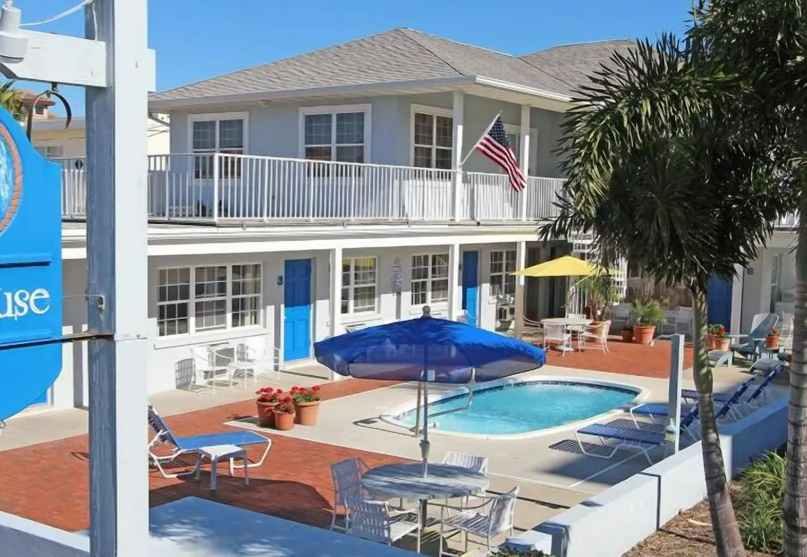 Beachouse Inn & Suites hotel hero