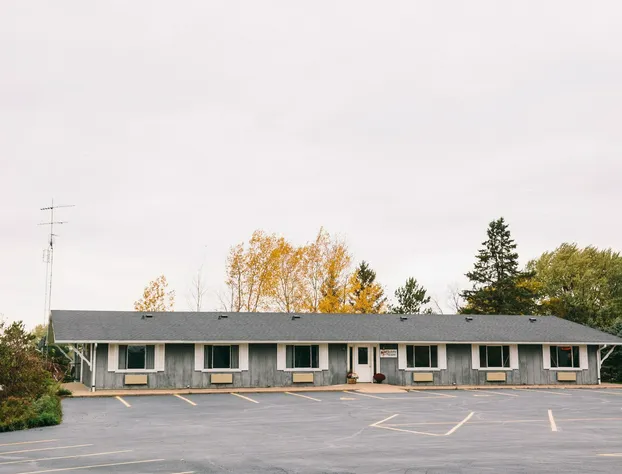 Fannies Supper Club and Motel hotel detail image 1