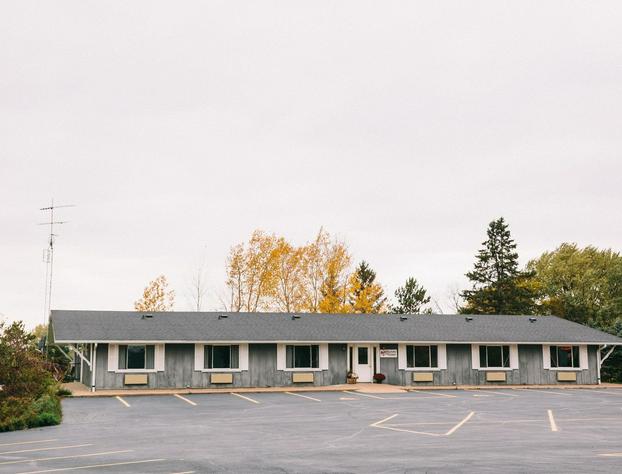 Fannies Supper Club and Motel hotel detail image 1