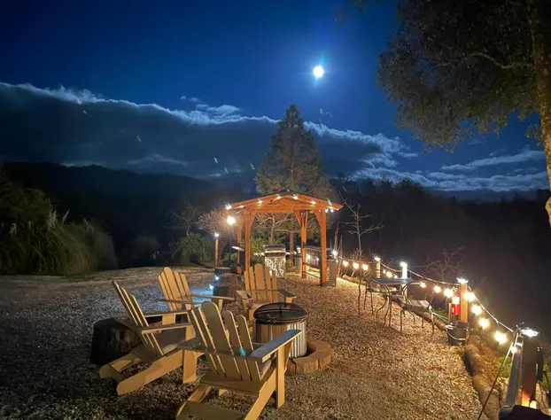 Sierra Mountain Lodge - Vacation Rentals - Yosemite hotel detail image 2