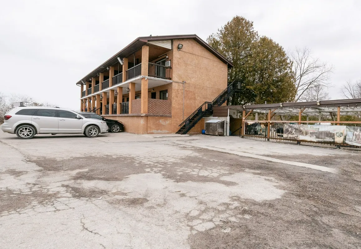 Hotel Beaverton ON - Lake Simcoe hotel hero