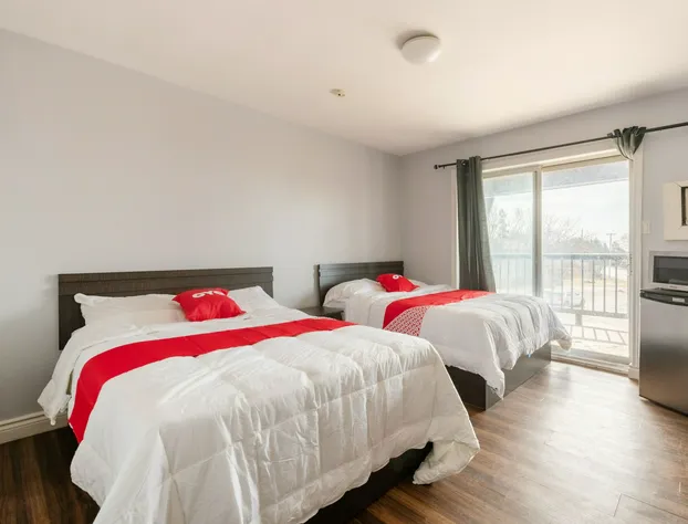 Hotel Beaverton ON - Lake Simcoe hotel detail image 3