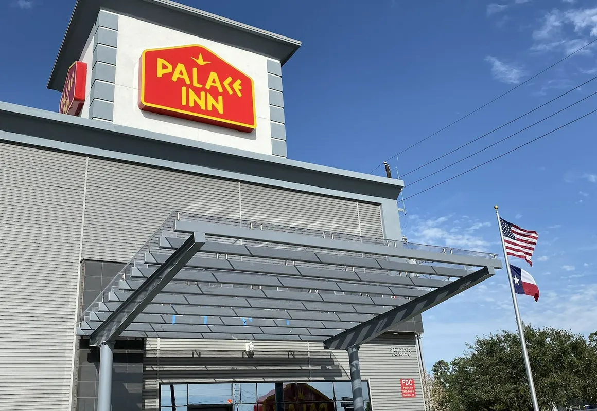 Palace Inn hotel hero