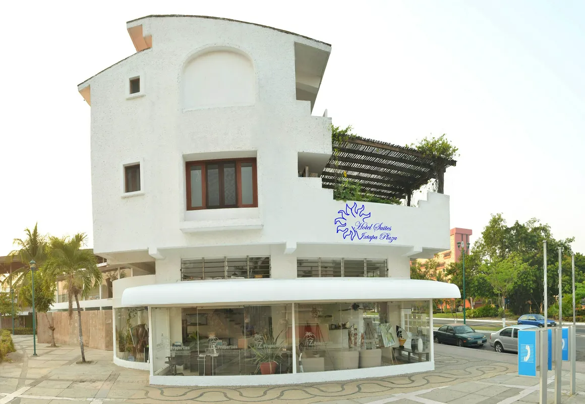 Hotel Suites Ixtapa Plaza hotel hero