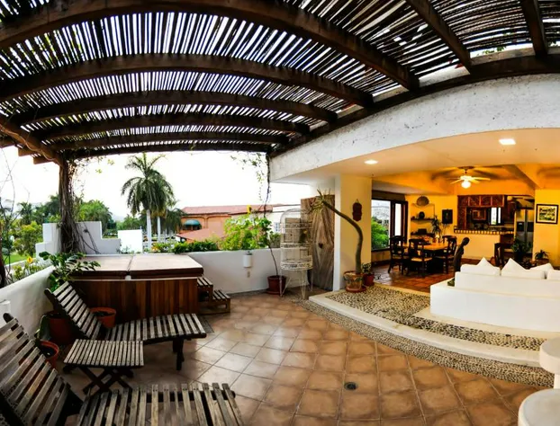 Hotel Suites Ixtapa Plaza hotel detail image 1