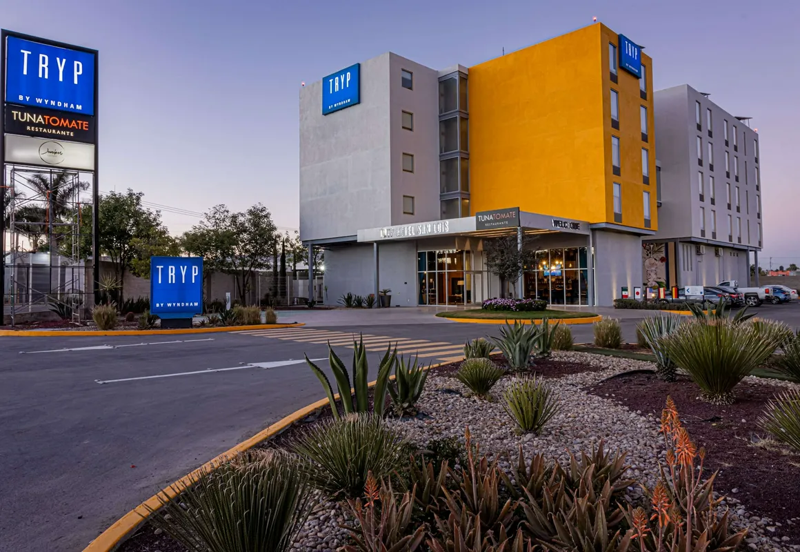 TRYP by Wyndham San Luis Potosi Hotel & Suites hotel hero