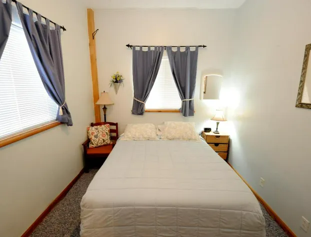 Carriage House Accommodations hotel detail image 2