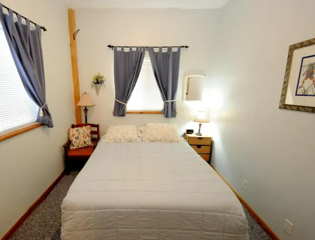 Carriage House Accommodations hotel detail image 3