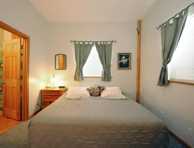 Carriage House Accommodations hotel detail image 4