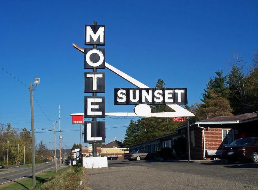 Sunset Motel hotel hero