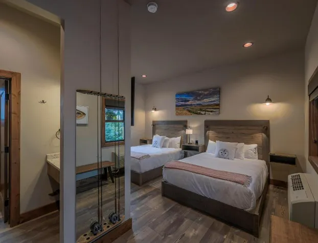 Golden Stone Inn hotel detail image 4