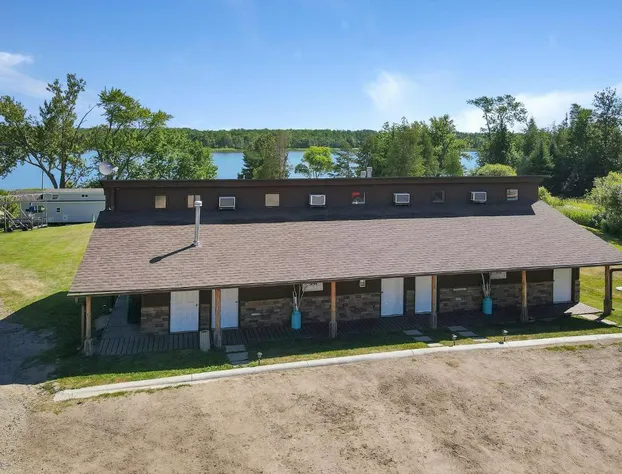 Blue Moon Resort and Motel hotel detail image 4