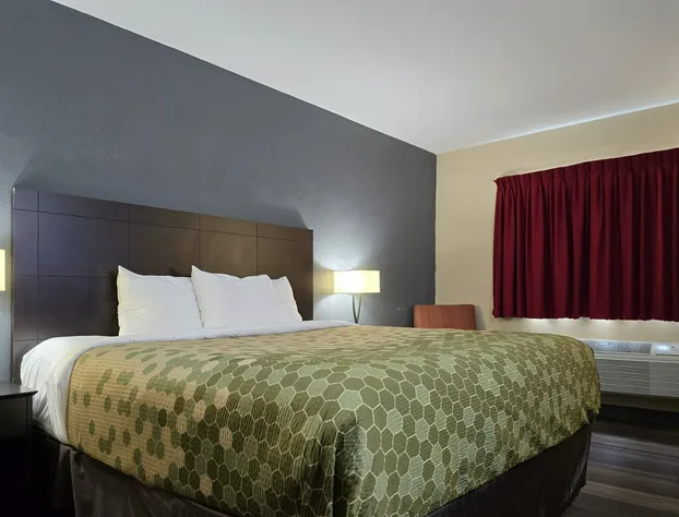 Econo Lodge Inn & Suites hotel detail image 4