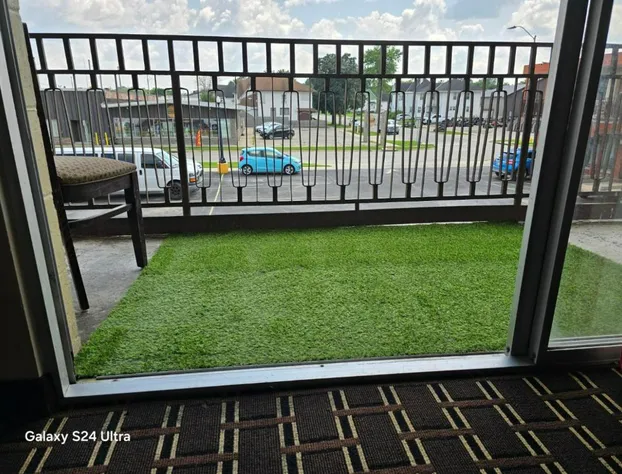 Econo Lodge Inn & Suites Mason City - Clear Lake hotel detail image 2