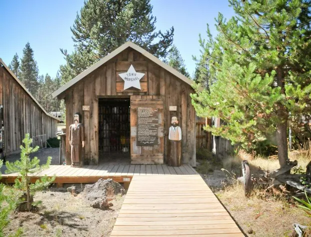Bend-Sunriver Camping Resort 24 ft. Yurt 12 hotel detail image 2