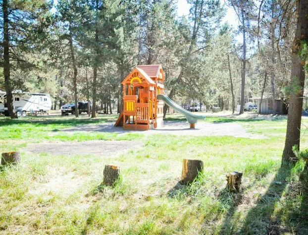 Bend-Sunriver Camping Resort 24 ft. Yurt 12 hotel detail image 3