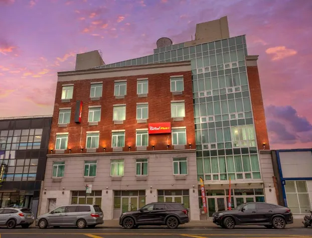 Red Roof PLUS+ Brooklyn - Flatbush Ave hotel detail image 1