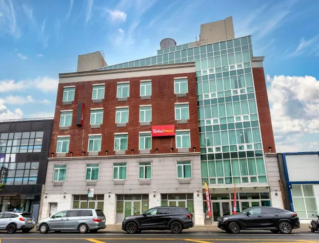 Red Roof PLUS+ Brooklyn - Flatbush Ave hotel detail image 1