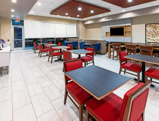 Holiday Inn Express & Suites Houston – Downtown North by IHG hotel detail image 3