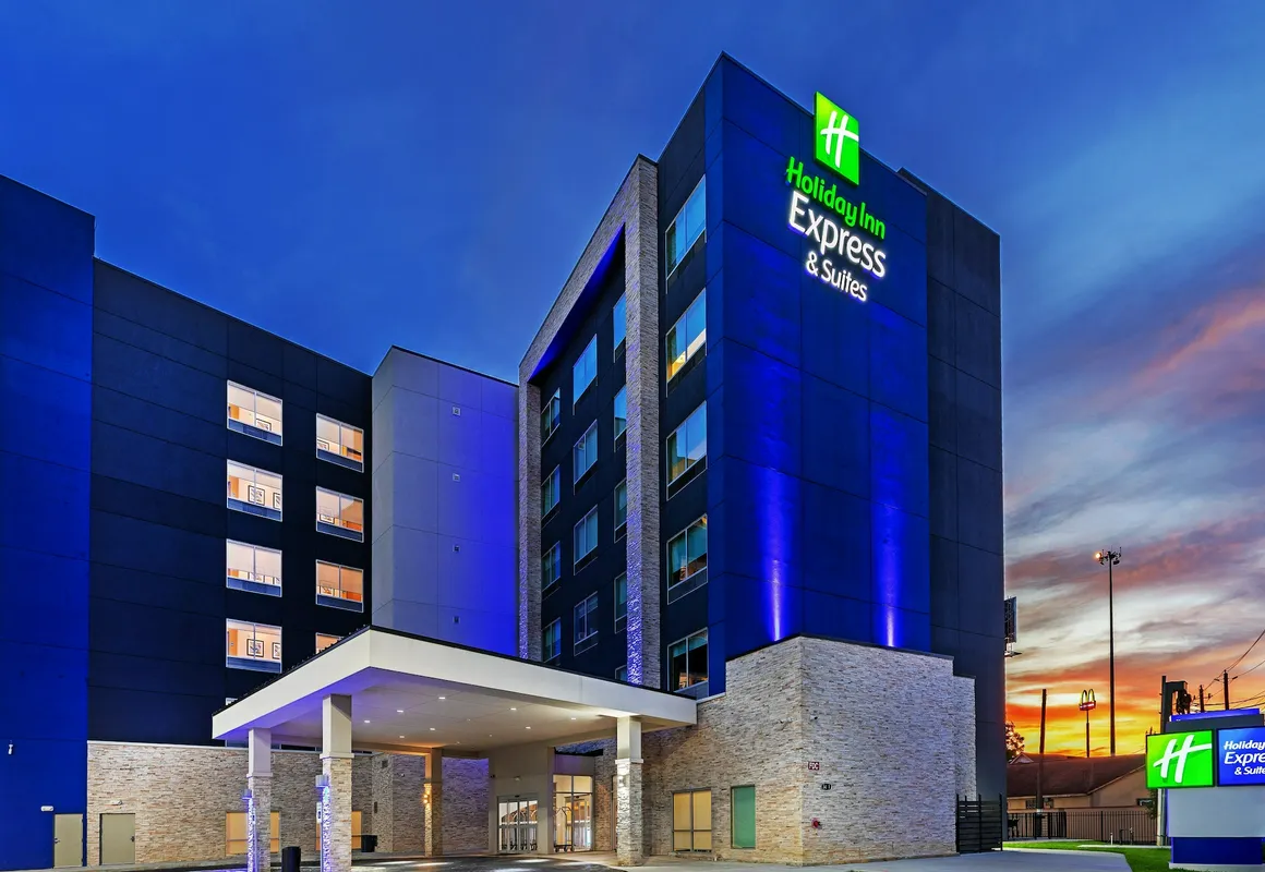 Holiday Inn Express & Suites Houston – Downtown North by IHG hotel hero