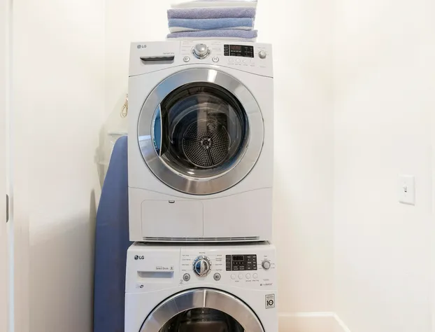 Condo Centre Court Supreme 3 Bedroom Reunion hotel detail image 3