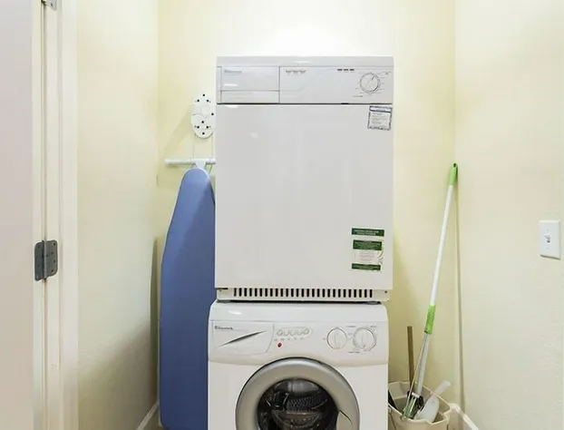 Condo Centre Court Supreme 3 Bedroom Reunion hotel detail image 4