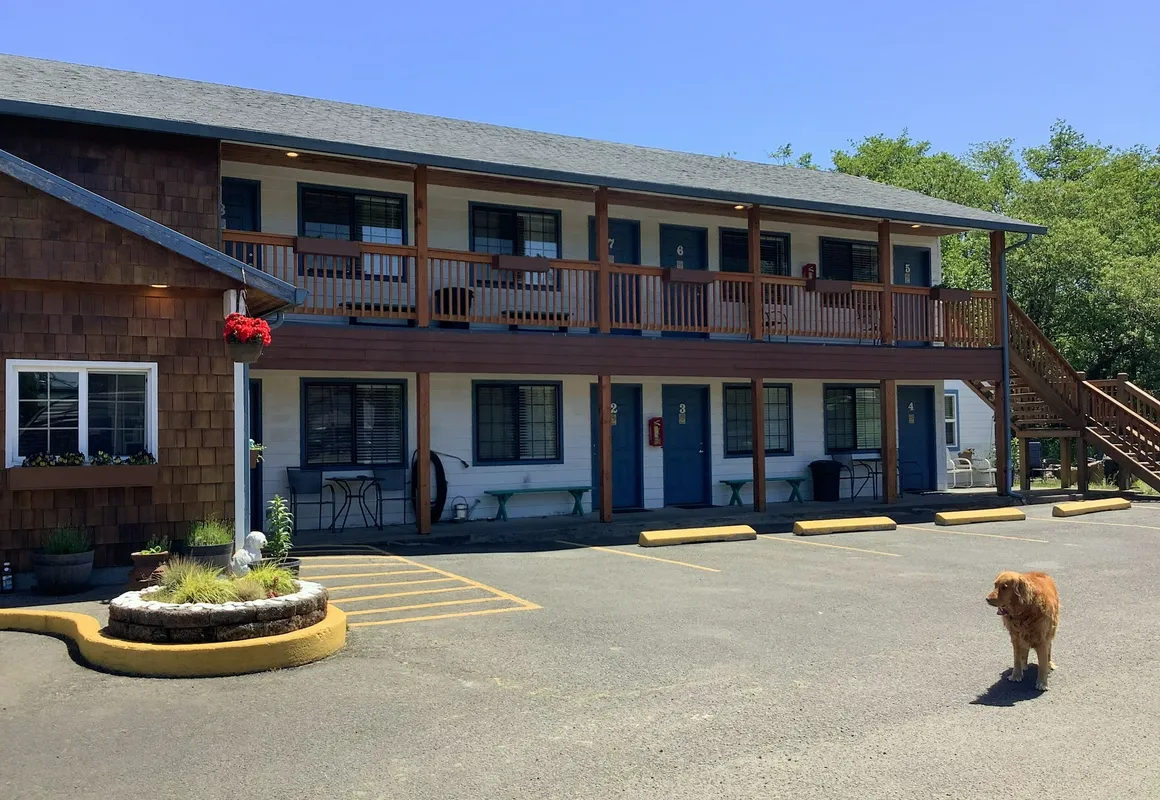 South Jetty Inn hotel hero