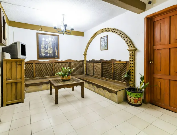 OYO Hotel La Luna hotel detail image 1