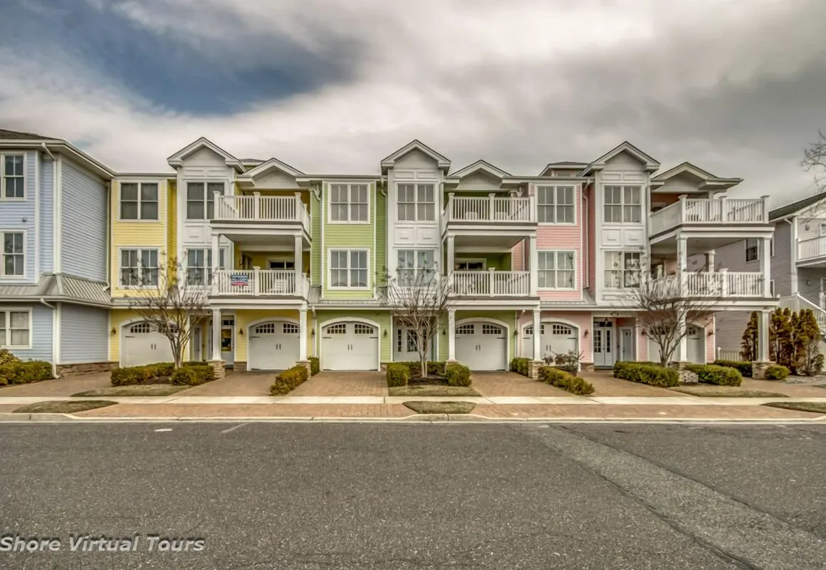 Hemingways By the Sea hotel hero