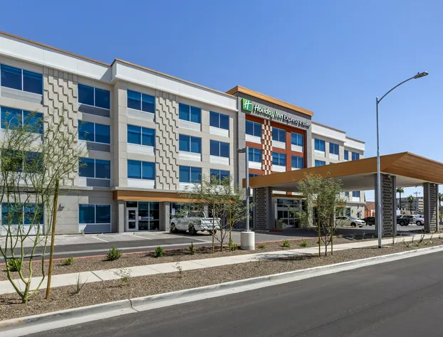 Holiday Inn Express & Suites Phoenix Dwtn - State Capitol by IHG hotel detail image 1