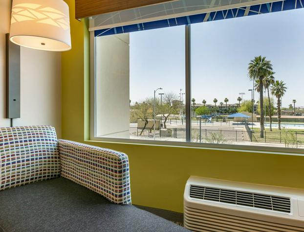 Holiday Inn Express & Suites Phoenix Dwtn - State Capitol, an IHG Hotel hotel detail image 4