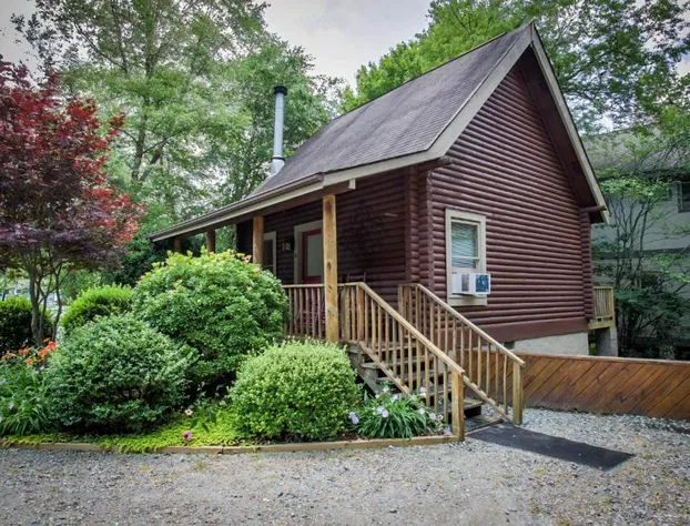 Mountainaire Inn and Log Cabins hotel detail image 4