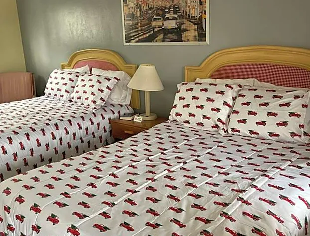 Hometown Inn hotel detail image 3