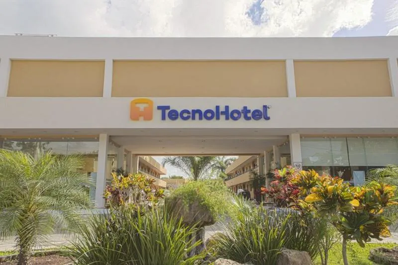 Tecnohotel Itzaes hotel hero