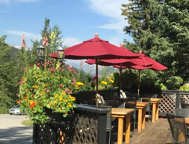 Miette Hot Springs Bungalows hotel detail image 4