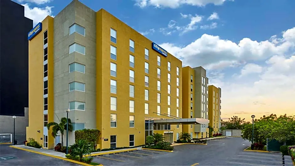 City Express by Marriott Merida hotel hero