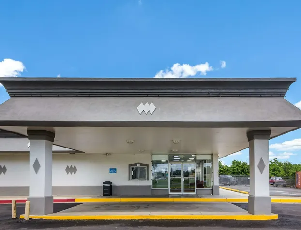 Motel 6 Groves, TX hotel detail image 4