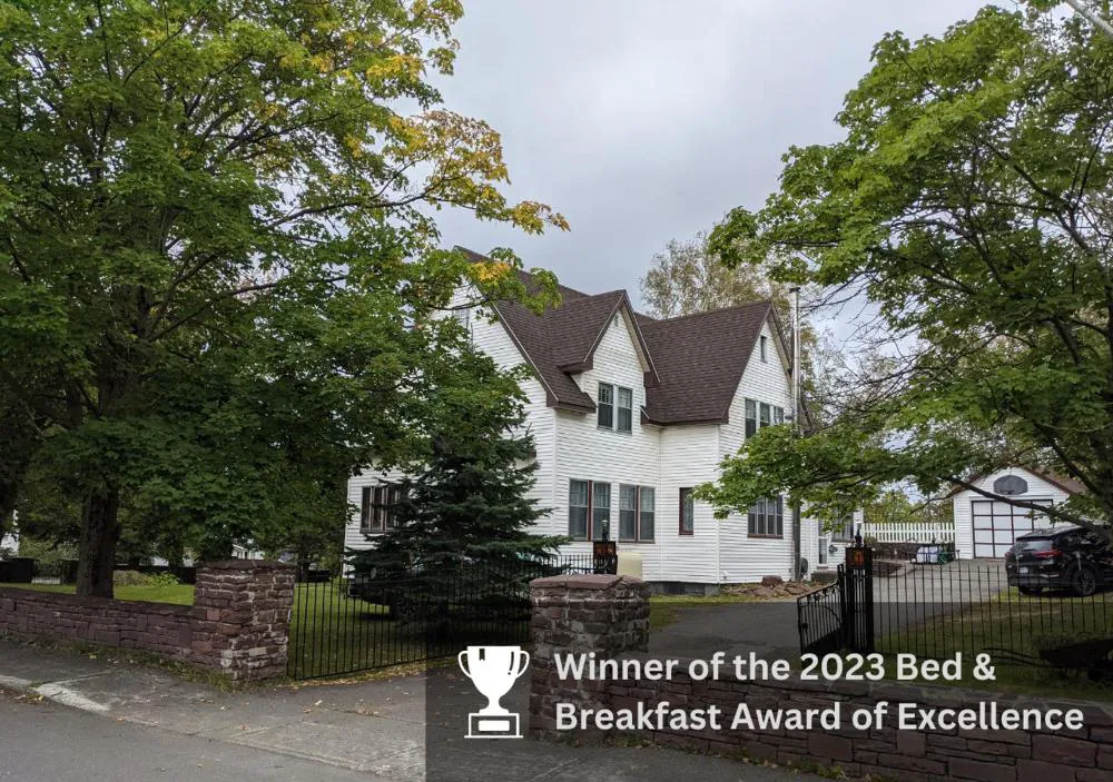 Hill Road Manor Bed & Breakfast hotel hero