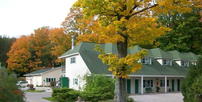 Maple Lane Empire hotel hero