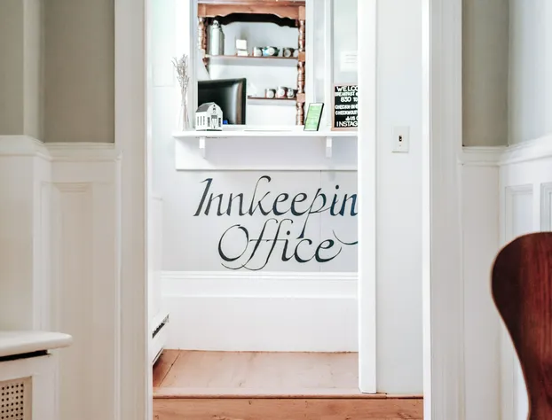 HollyHedge Estate hotel detail image 2